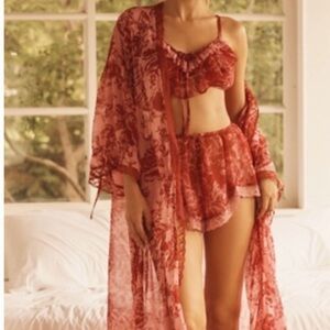 NWT LYREBIRD EMBROIDERED LACE-TRIM KIMONO